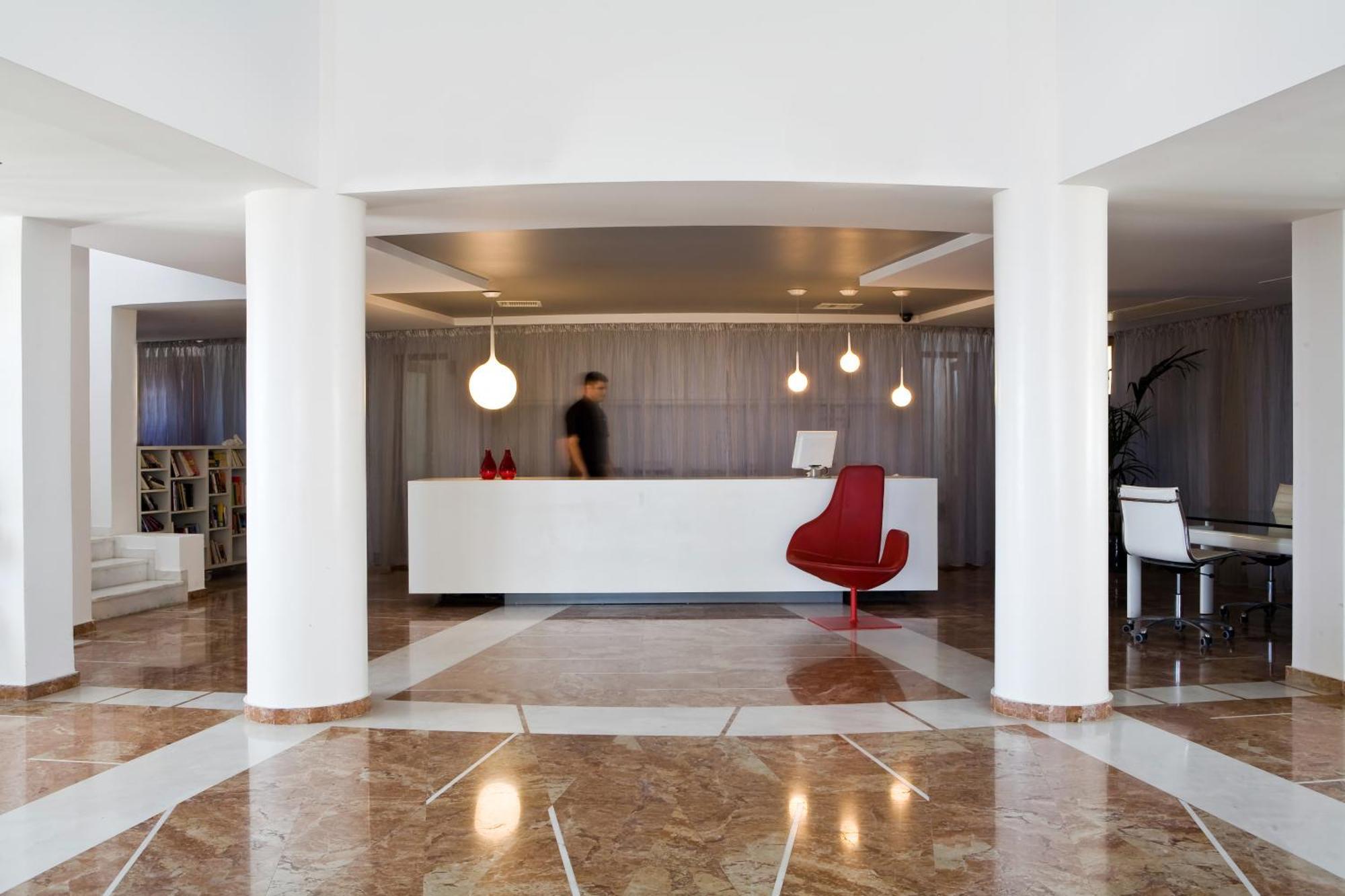 The Majestic Hotel Фіра Екстер'єр фото